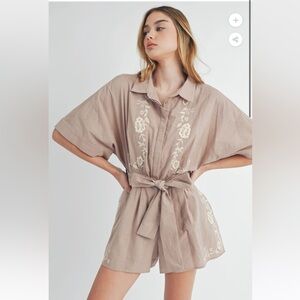 Mable linen romper size S